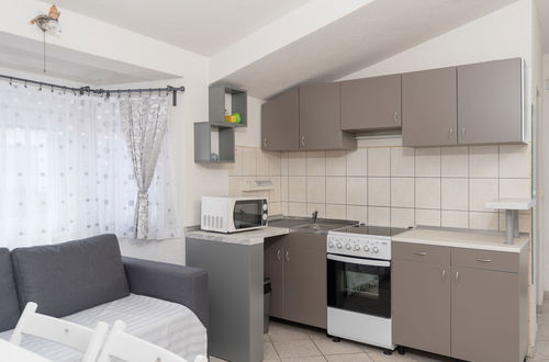 Foto 3 - Appartamento con 1 camera da letto a Obrovac con terrazza
