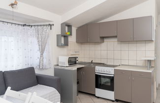 Foto 3 - Appartamento con 1 camera da letto a Obrovac con terrazza