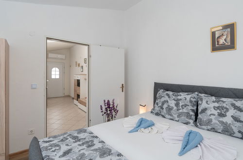 Foto 12 - Appartamento con 1 camera da letto a Obrovac con terrazza