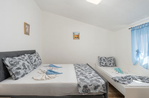 Foto 10 - Appartamento con 1 camera da letto a Obrovac con terrazza