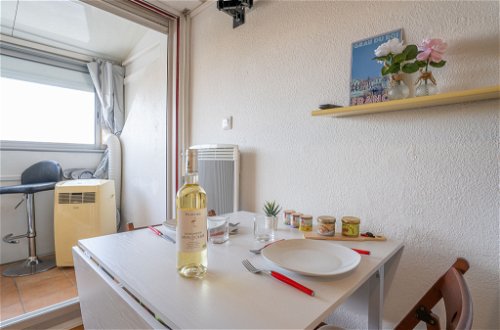 Foto 11 - Apartamento en Le Grau-du-Roi con vistas al mar