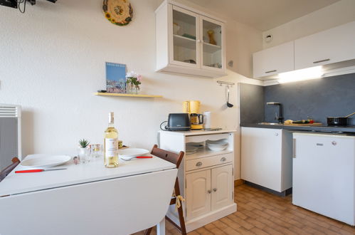 Foto 10 - Appartamento a Le Grau-du-Roi con vista mare