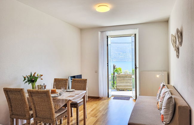 Apartamento de 2 quartos em Brissago com terraço - Foto 1