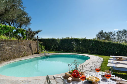 Photo 4 - 2 bedroom House in Camaiore with private pool and garden