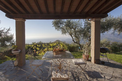 Photo 3 - Maison de 2 chambres à Camaiore avec piscine privée et vues à la mer