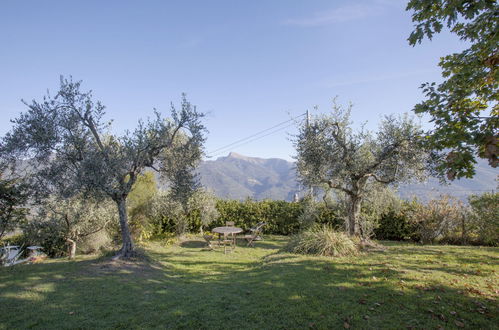 Foto 19 - Casa de 2 quartos em Camaiore com piscina privada e jardim