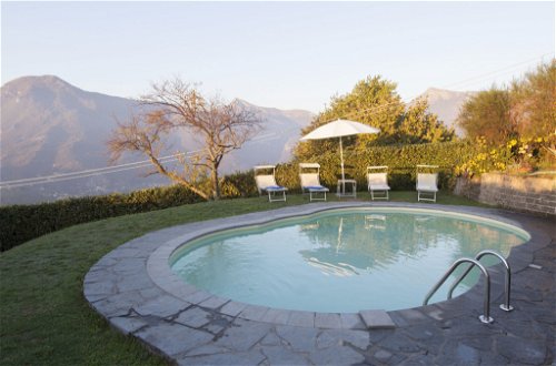 Foto 18 - Casa de 2 quartos em Camaiore com piscina privada e vistas do mar