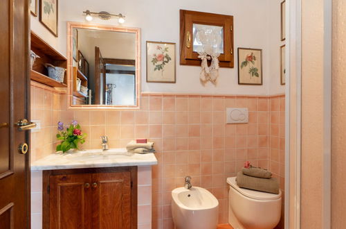 Photo 17 - 2 bedroom House in Camaiore with private pool and garden