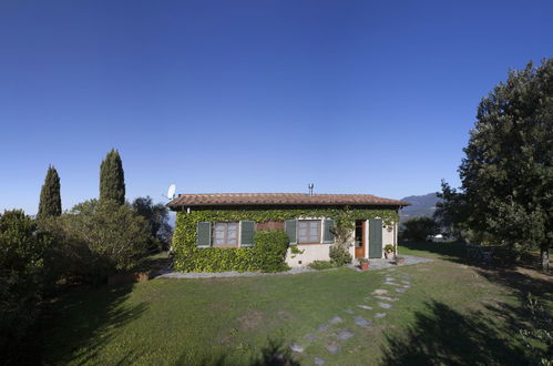 Foto 7 - Casa de 2 habitaciones en Camaiore con piscina privada y vistas al mar