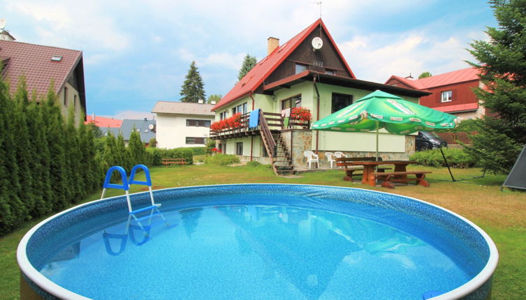 Foto 1 - Appartamento con 2 camere da letto a Harrachov con piscina e giardino