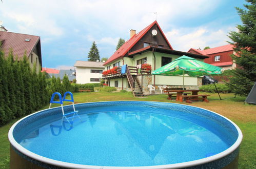 Foto 1 - Appartamento con 2 camere da letto a Harrachov con piscina e giardino