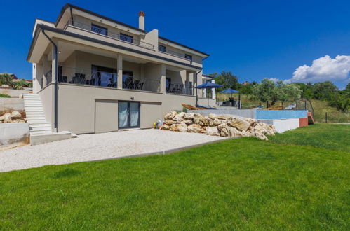 Photo 50 - Maison de 7 chambres à Brtonigla avec piscine privée et jardin