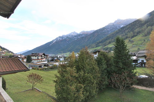 Foto 12 - Appartamento con 4 camere da letto a Neustift im Stubaital con vista sulle montagne