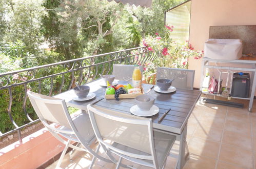 Photo 27 - 2 bedroom Apartment in Fréjus with garden and terrace