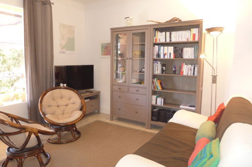 Photo 10 - 2 bedroom Apartment in Fréjus with garden and terrace