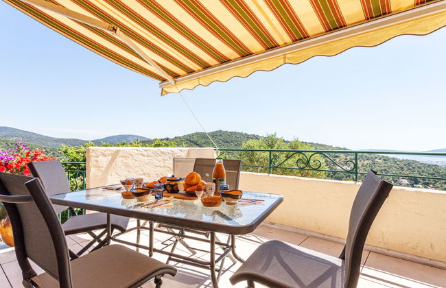 Apartamento de 2 quartos em Grimaud com piscina e terraço - Foto 15