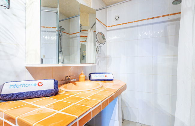 Apartamento de 2 quartos em Grimaud com piscina e terraço - Foto 14