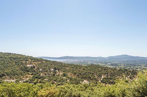 Photo 18 - Appartement de 2 chambres à Grimaud avec piscine et vues à la mer