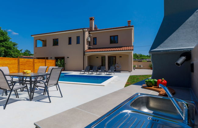 Apartamento de 3 quartos em Žminj com piscina privada e jardim - Foto 11