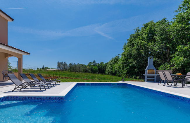Apartamento de 3 quartos em Žminj com piscina privada e jardim - Foto 1