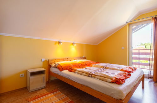 Foto 13 - Casa con 5 camere da letto a Balatonfenyves con giardino e terrazza