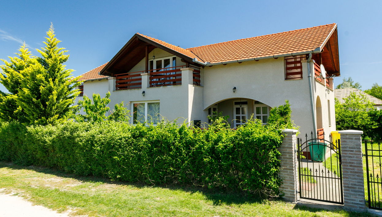 Casa de 5 quartos em Balatonfenyves com jardim e terraço - Foto 1