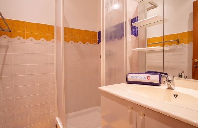 Casa de 5 quartos em Grimaud com piscina privada e jardim - Foto 17