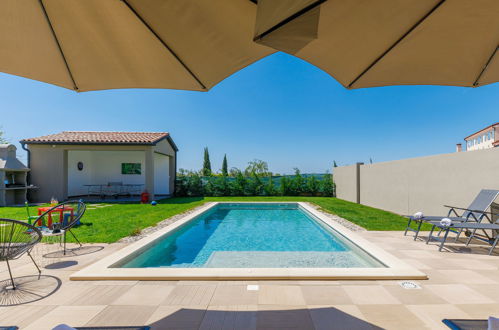 Photo 15 - Maison de 4 chambres à Ližnjan avec piscine privée et jardin