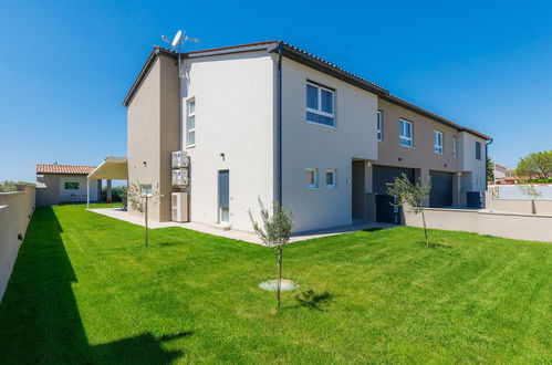 Photo 43 - Maison de 4 chambres à Ližnjan avec piscine privée et jardin