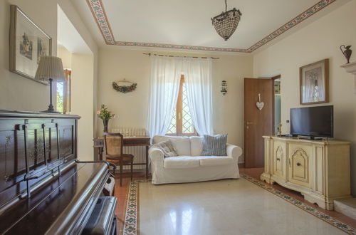 Photo 18 - 4 bedroom House in Monsummano Terme with private pool and garden