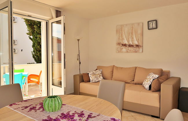 Apartamento de 2 quartos em Rogoznica com terraço - Foto 1