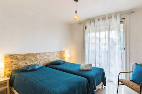 Foto 13 - Appartamento con 2 camere da letto a Fréjus con giardino e vista mare
