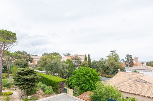 Foto 5 - Apartamento de 2 habitaciones en Fréjus con jardín y vistas al mar