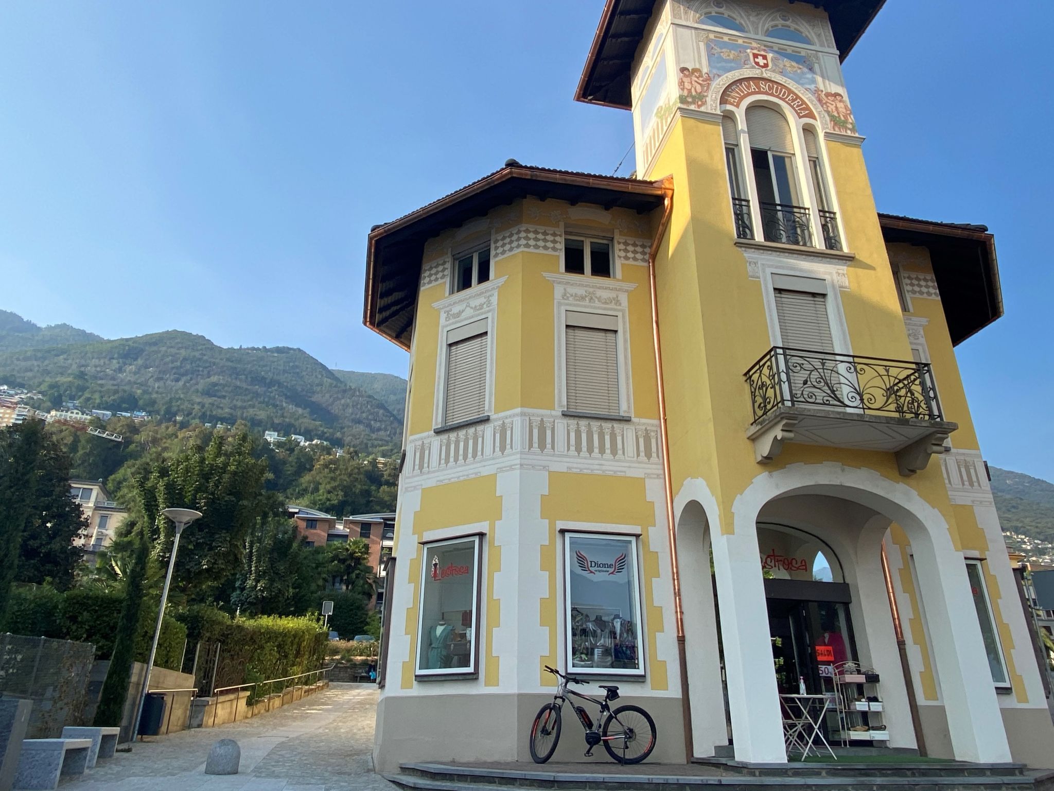 Photo 1 - Appartement de 3 chambres à Muralto avec terrasse et vues sur la montagne