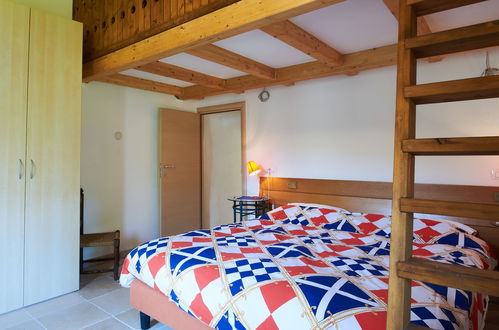 Photo 11 - Appartement de 2 chambres à Claino con Osteno avec vues sur la montagne