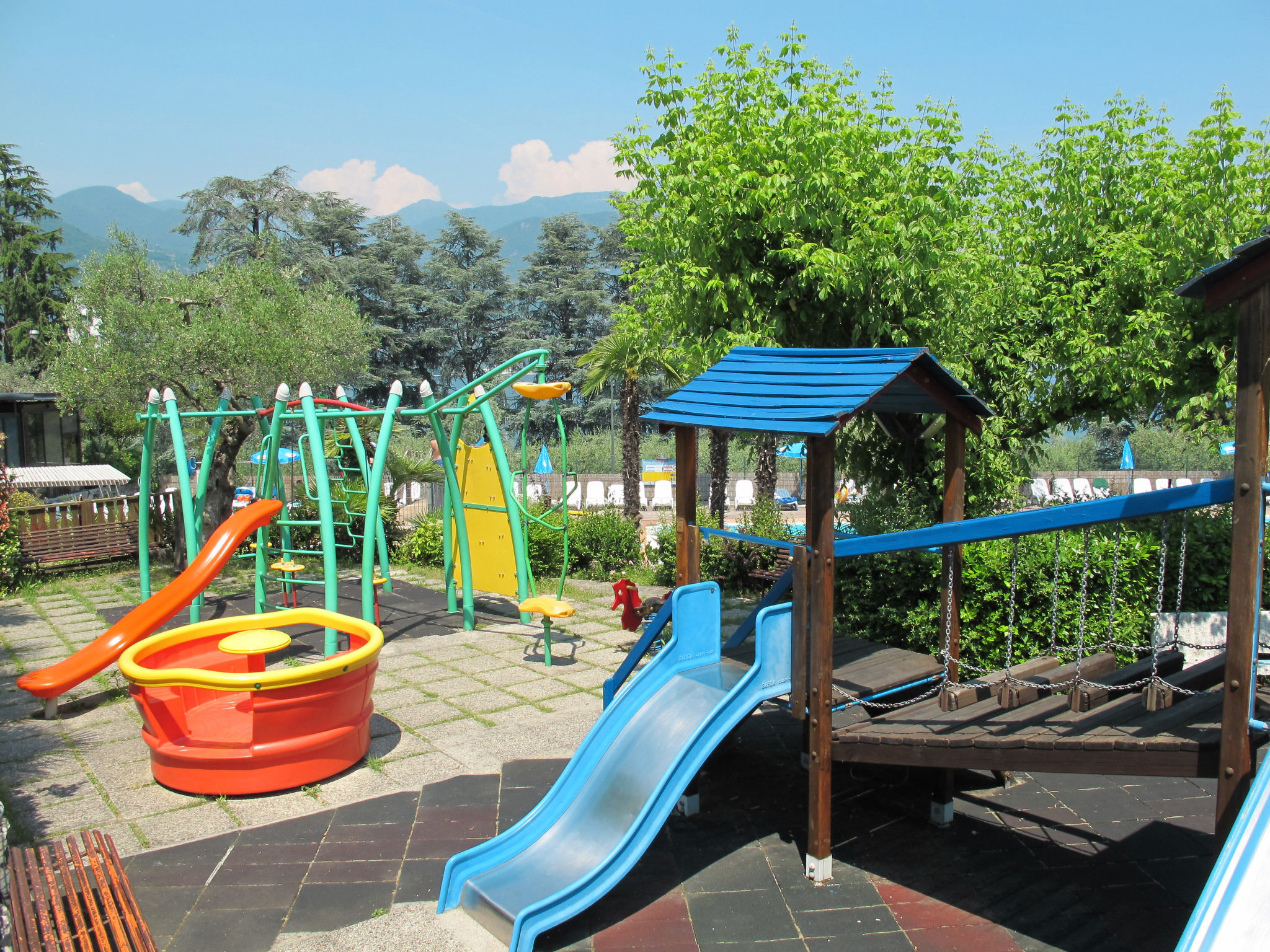 Photo 14 - Maison de 2 chambres à San Felice del Benaco avec piscine et vues sur la montagne