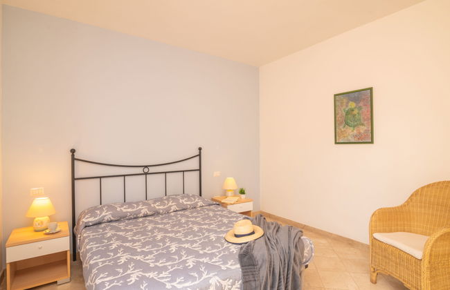 Apartamento de 2 quartos em Santa Teresa Gallura com piscina e jardim - Foto 12