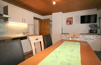 Foto 3 - Apartamento de 2 quartos em Hart im Zillertal com vista para a montanha