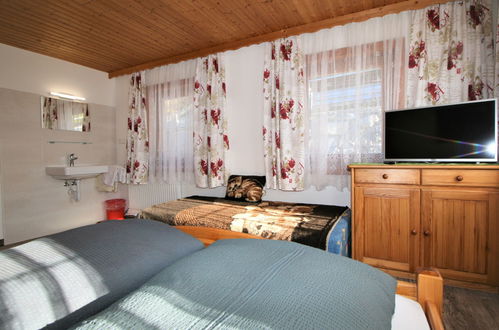 Foto 10 - Appartamento con 4 camere da letto a Hart im Zillertal con giardino