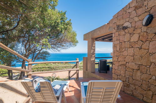 Photo 2 - Maison de 2 chambres à Trinità d'Agultu e Vignola avec jardin et vues à la mer