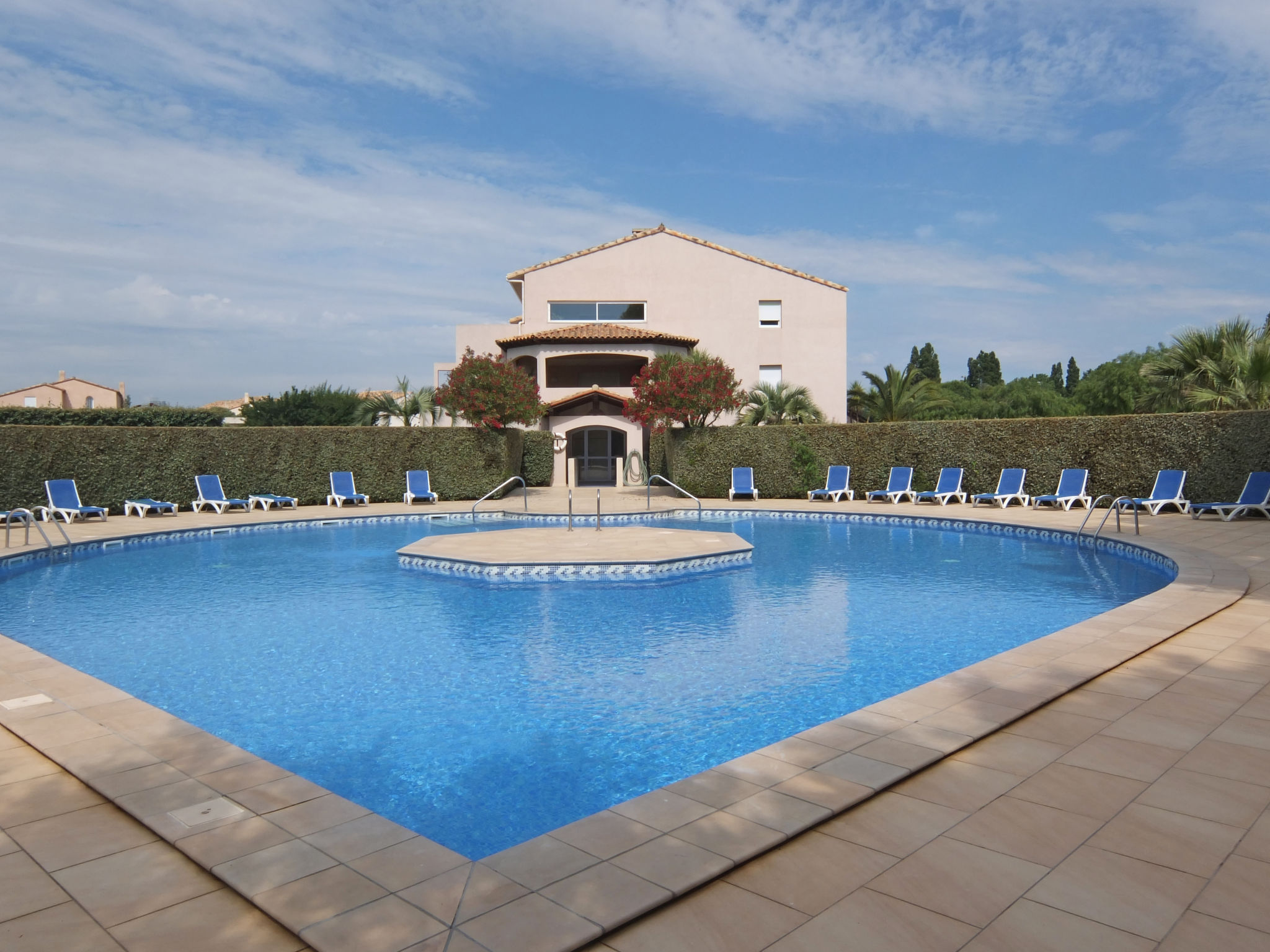 Foto 5 - Apartamento de 1 quarto em Saint-Cyprien com piscina e vistas do mar