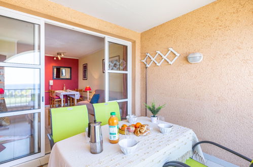 Foto 20 - Appartamento con 1 camera da letto a Saint-Raphaël con piscina e vista mare