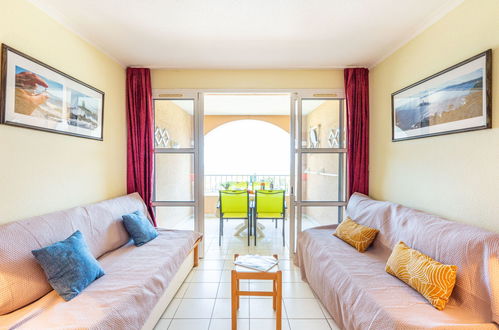 Foto 6 - Appartamento con 1 camera da letto a Saint-Raphaël con piscina e vista mare