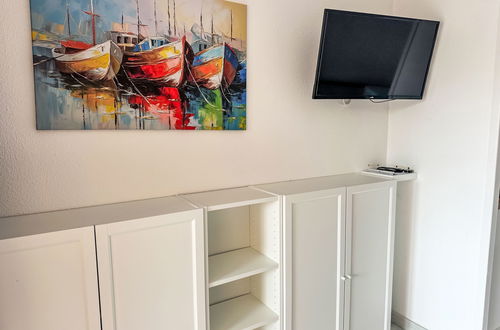 Photo 9 - 1 bedroom Apartment in Saint-Raphaël with swimming pool and garden