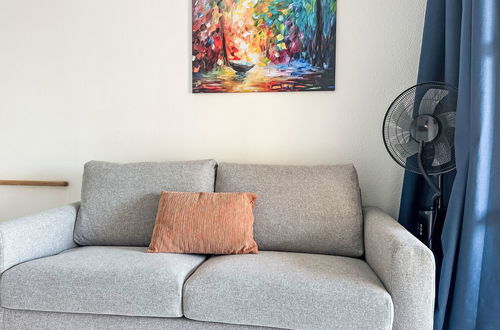 Photo 2 - 1 bedroom Apartment in Saint-Raphaël with swimming pool and garden