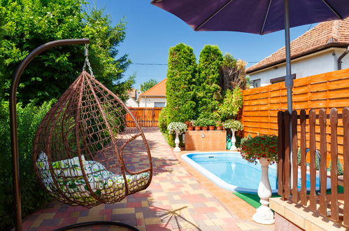 Foto 28 - Casa de 5 quartos em Siófok com piscina privada e jardim