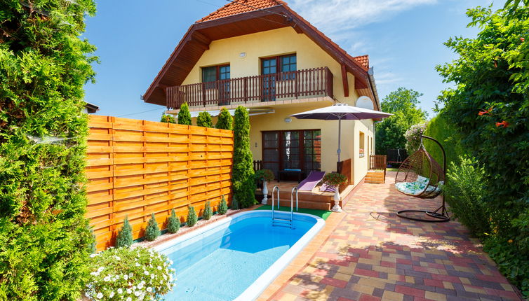 Photo 1 - Maison de 5 chambres à Siófok avec piscine privée et jardin