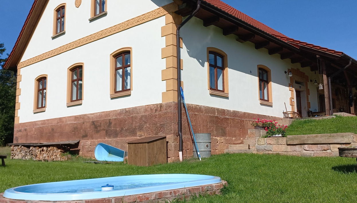 4 bedroom House in Dolní Olešnice with private pool and garden - Photo 1