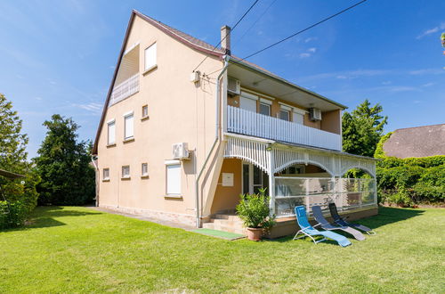 Foto 1 - Haus mit 3 Schlafzimmern in Balatonkeresztúr mit garten und terrasse