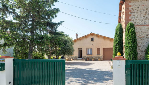 5 bedroom House in Fourques with garden and terrace - Photo 3